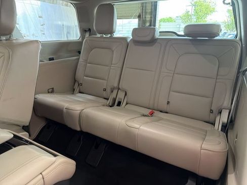 Used 2019 Lincoln Navigator Reserve AWD/4WD image 25