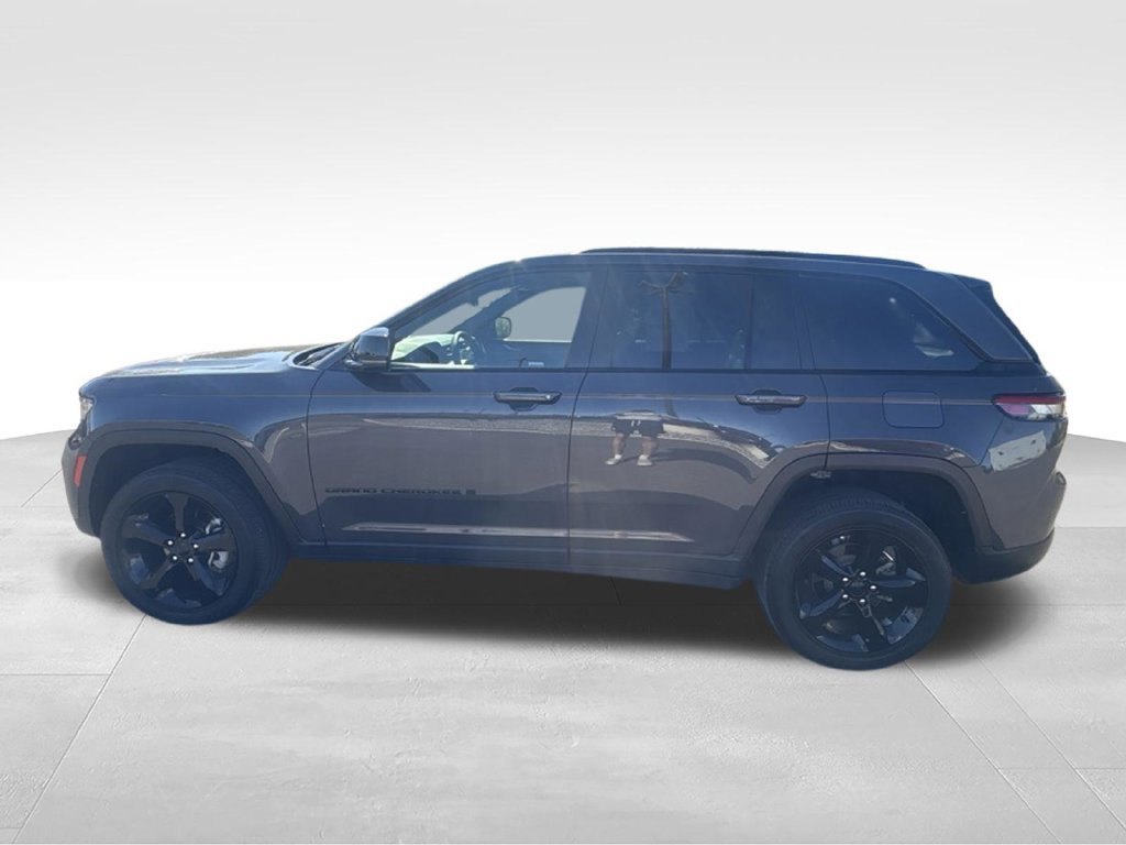 Certified 2024 Jeep Grand Cherokee Altitude AWD/4WD image 7