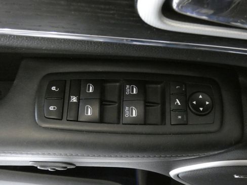 Used 2020 Jeep Grand Cherokee Summit image 24