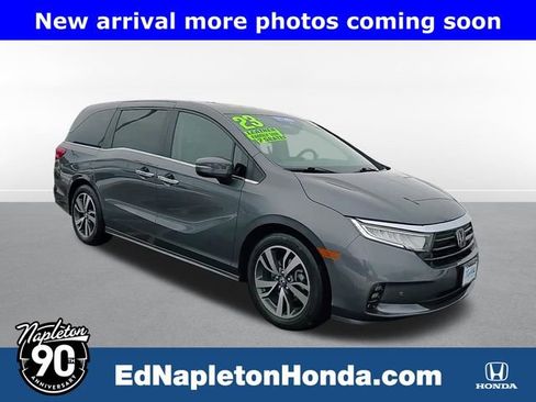 Used 2023 Honda Odyssey Touring image 3