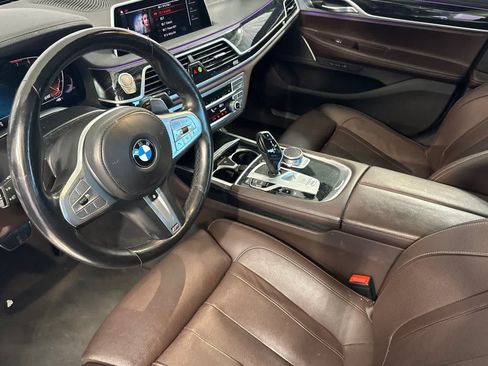 Used 2022 BMW 740i w/ M Sport Package RWD image 14