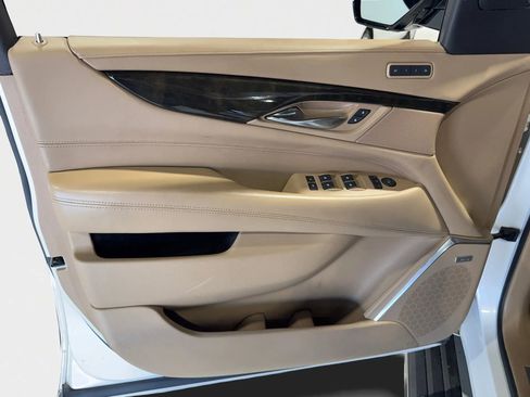 Used 2020 Cadillac Escalade ESV Platinum image 12