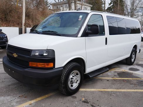 Used 2023 Chevrolet Express 3500 LS image 4