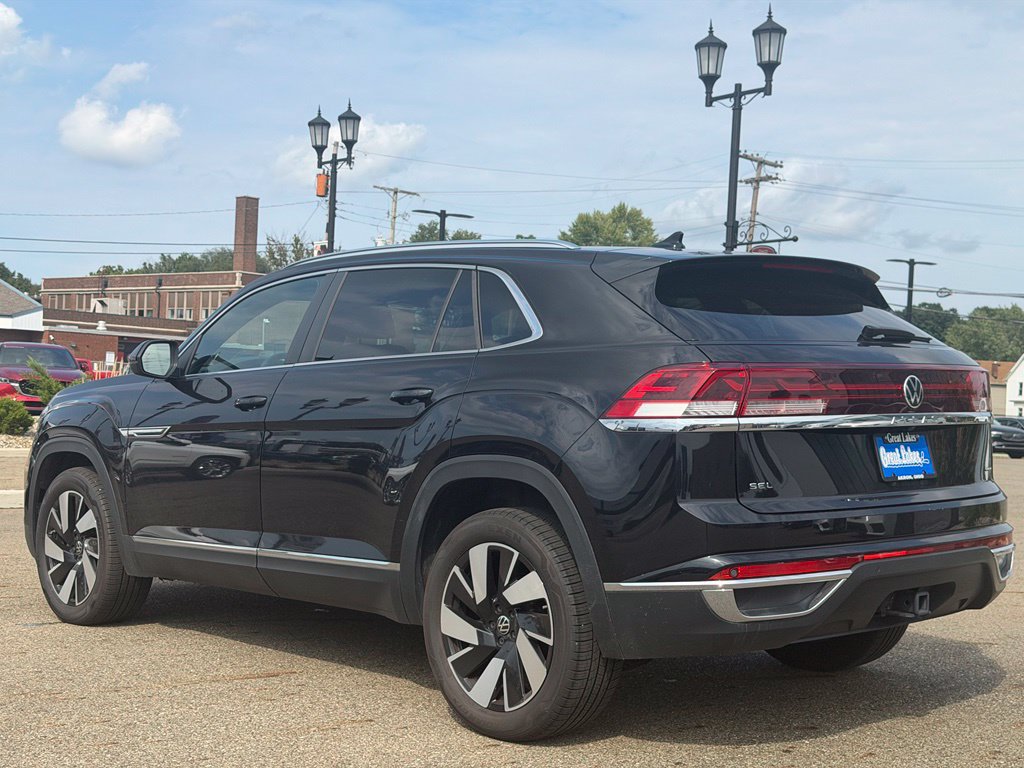 Used 2026 Volkswagen Atlas Cross Sport SEL AWD/4WD image 3