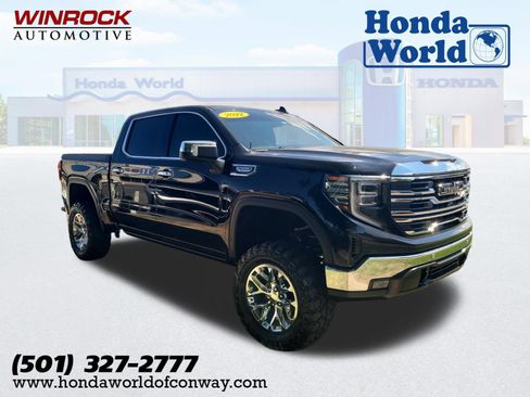 Used 2022 GMC Sierra 1500 SLT AWD/4WD image 1