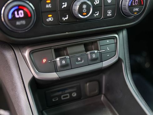 Used 2024 GMC Terrain AT4 image 22