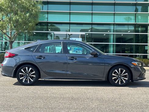 Certified 2024 Honda Civic EX-L image 3