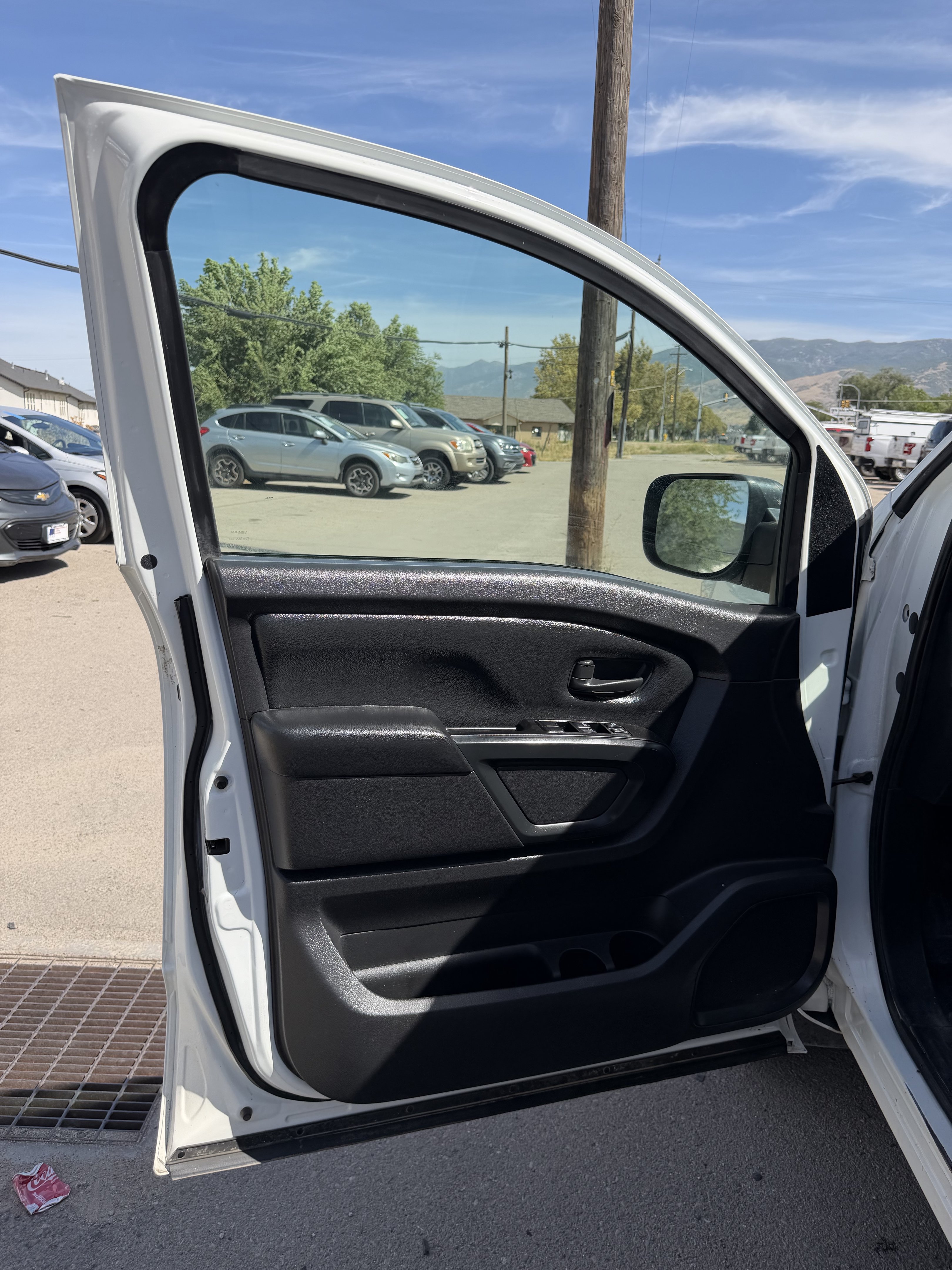 Used 2019 Nissan Titan S AWD/4WD image 16