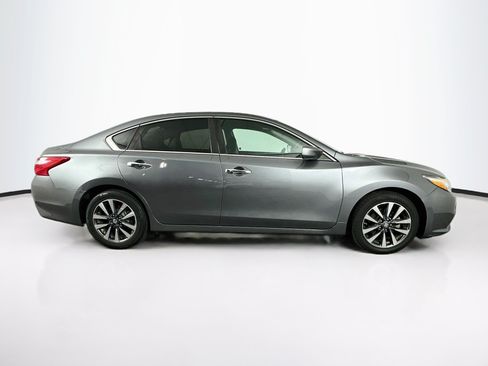 Used 2017 Nissan Altima 2.5 SV FWD image 10