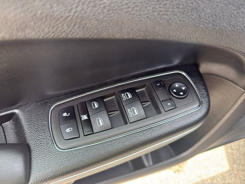 Used 2023 Chrysler 300 S w/ Comfort Group image 12