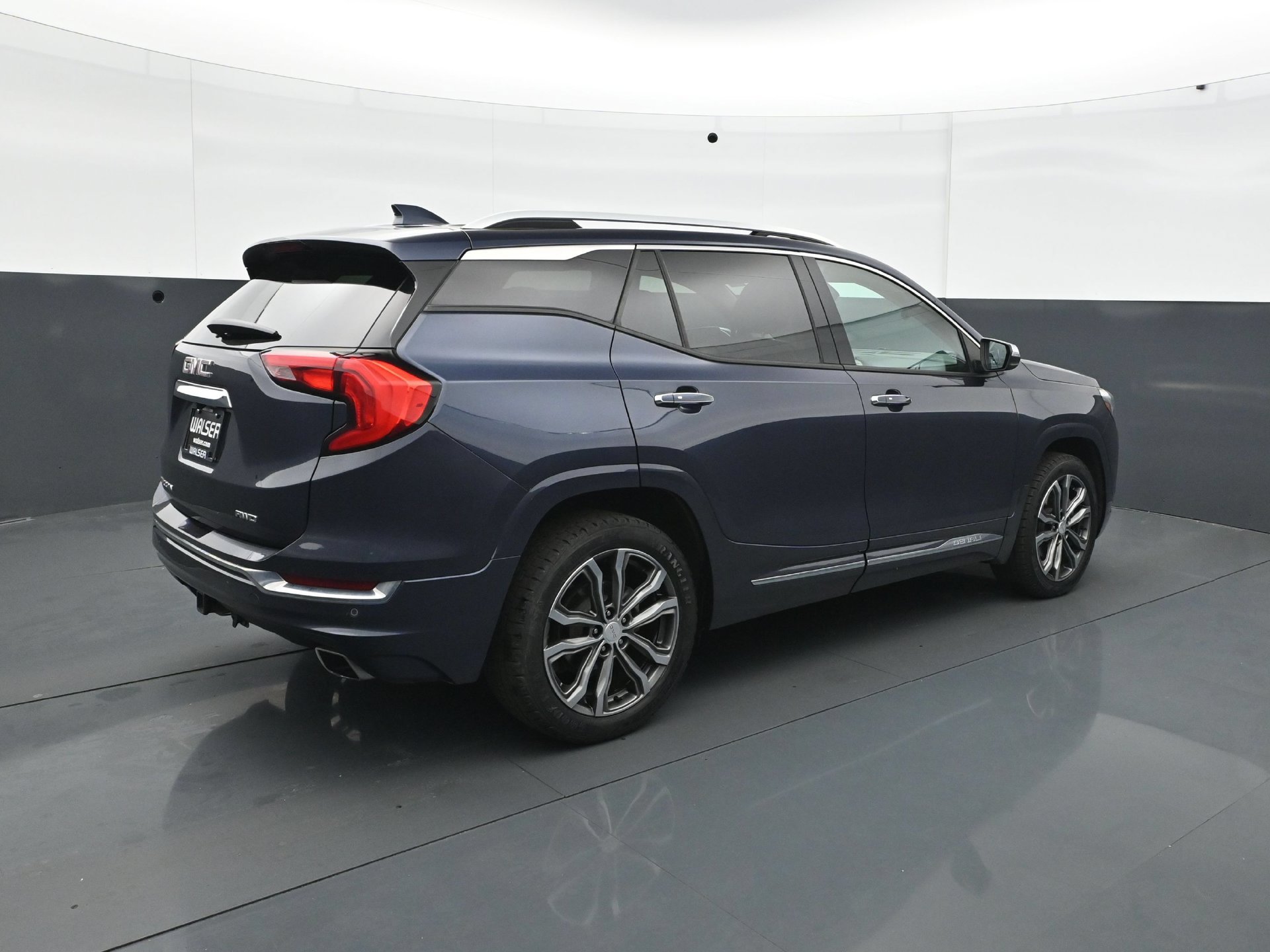 Used 2018 GMC Terrain Denali w/ Advanced Safety Package AWD/4WD image 7
