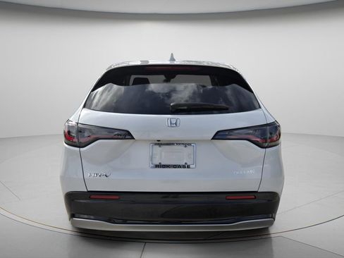 Certified 2024 Honda HR-V EX-L image 6