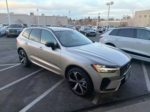 Certified 2025 Volvo XC60 B5 Ultra w/ Protection Package Premier image 4