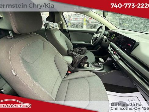 Used 2025 Kia K4 FWD image 25