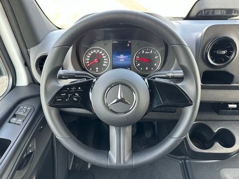 Used 2026 Mercedes-Benz Sprinter 144 Cargo image 12