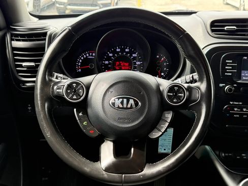 Used 2017 Kia Soul + w/ Designer's Package FWD image 7