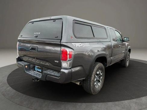 Used 2021 Toyota Tacoma TRD Off-Road w/ TRD Premium Off Road Package image 5
