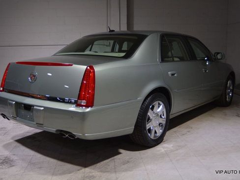 Used 2007 Cadillac DTS Luxury I w/ Trunk Convenience Package image 4