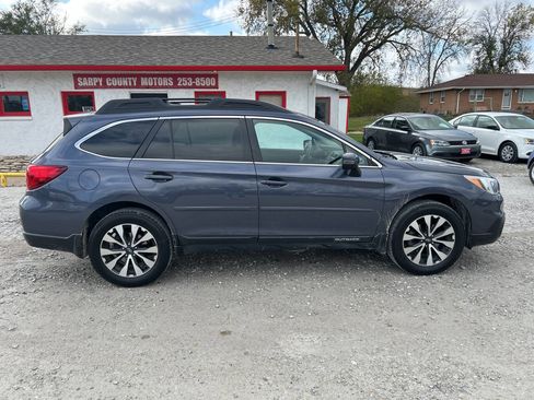 Used 2017 Subaru Outback 2.5i Limited image 2