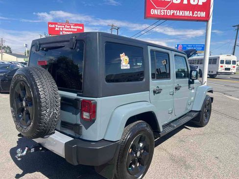 Used 2015 Jeep Wrangler Unlimited Sahara w/ Connectivity Group AWD/4WD image 6