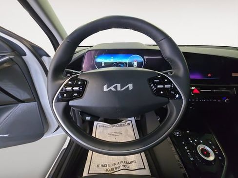 Used 2023 Kia Niro Wave w/ Wave Preserve Package FWD image 13