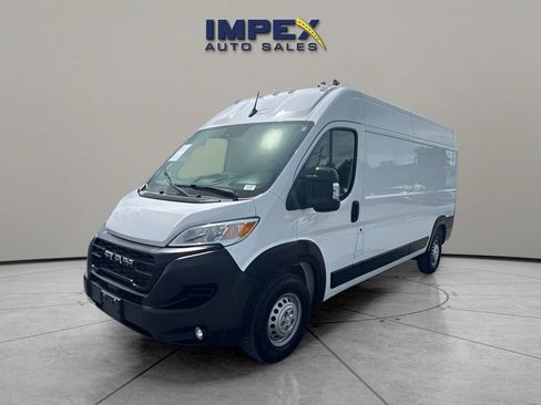 Used 2024 RAM ProMaster 2500 w/ Convenience Group FWD image 1