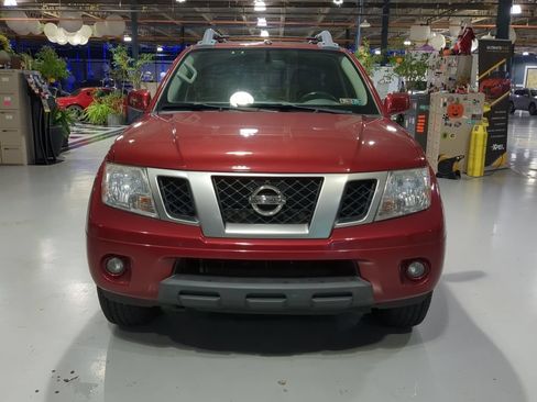 Used 2020 Nissan Frontier PRO-4X w/ Pro-4x Utility Package AWD/4WD image 3