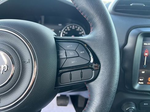Used 2022 Jeep Renegade Trailhawk image 22