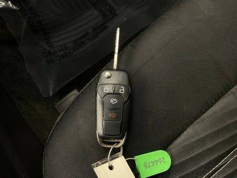 Used 2016 Ford Fusion SE FWD image 27