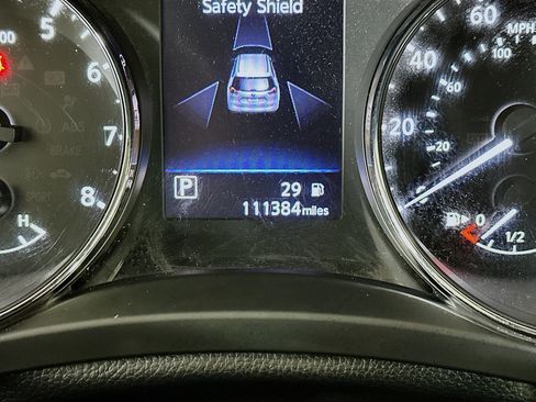 Used 2018 Nissan Rogue SV FWD image 18