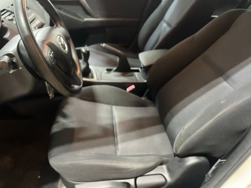 Used 2011 MAZDA MAZDA3 i Sport FWD image 13