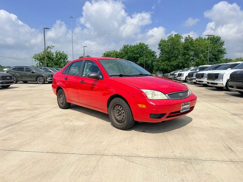 Used 2006 Ford Focus SE FWD image 12