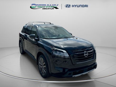 Used 2024 Nissan Pathfinder SL w/ SL Premium Package FWD image 2
