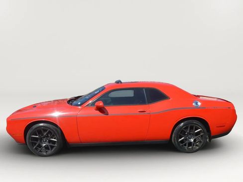 Used 2015 Dodge Challenger SXT w/ Driver Convenience Group image 6