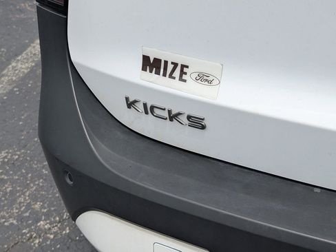 Used 2025 Nissan Kicks SV AWD/4WD image 23