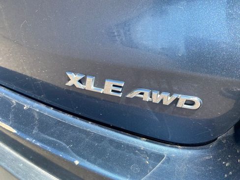 Used 2016 Toyota Highlander XLE AWD/4WD image 18