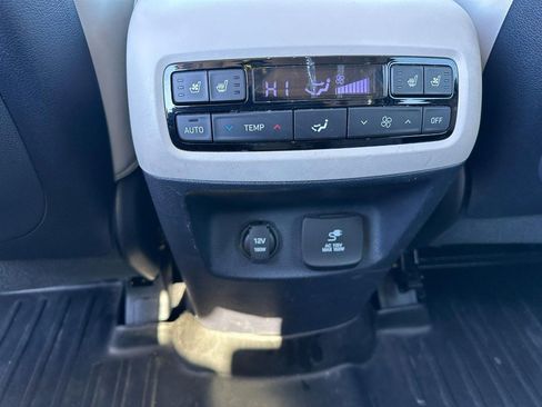 Used 2022 Hyundai Palisade Calligraphy image 13