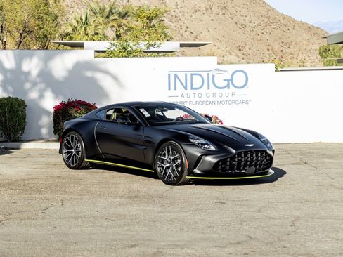 Used 2025 Aston Martin V8 Vantage Coupe image 4