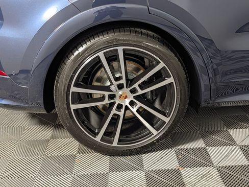 New 2026 Porsche Cayenne GTS AWD/4WD image 13