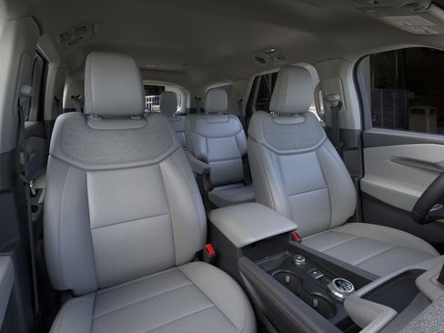 New 2026 Ford Explorer Active w/ Active Comfort Package image 10