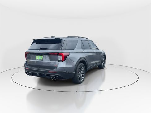 Used 2025 Ford Explorer ST image 8