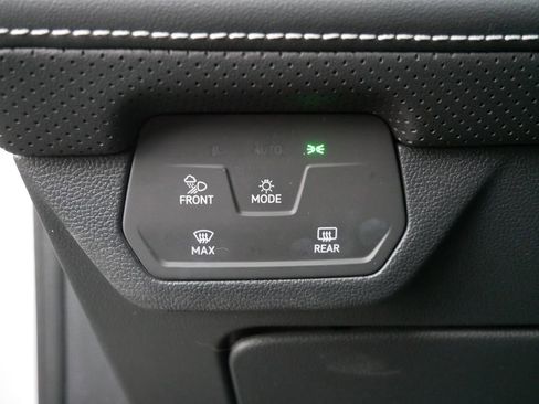 Used 2024 Volkswagen Atlas SEL Premium R-Line AWD/4WD image 18