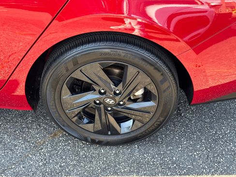 Certified 2023 Hyundai Elantra SEL image 19