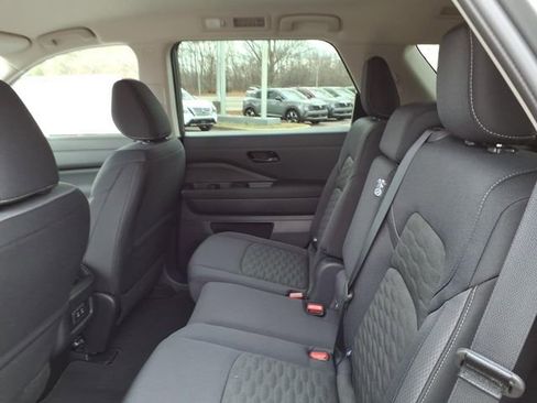 New 2026 Nissan Pathfinder SV image 7