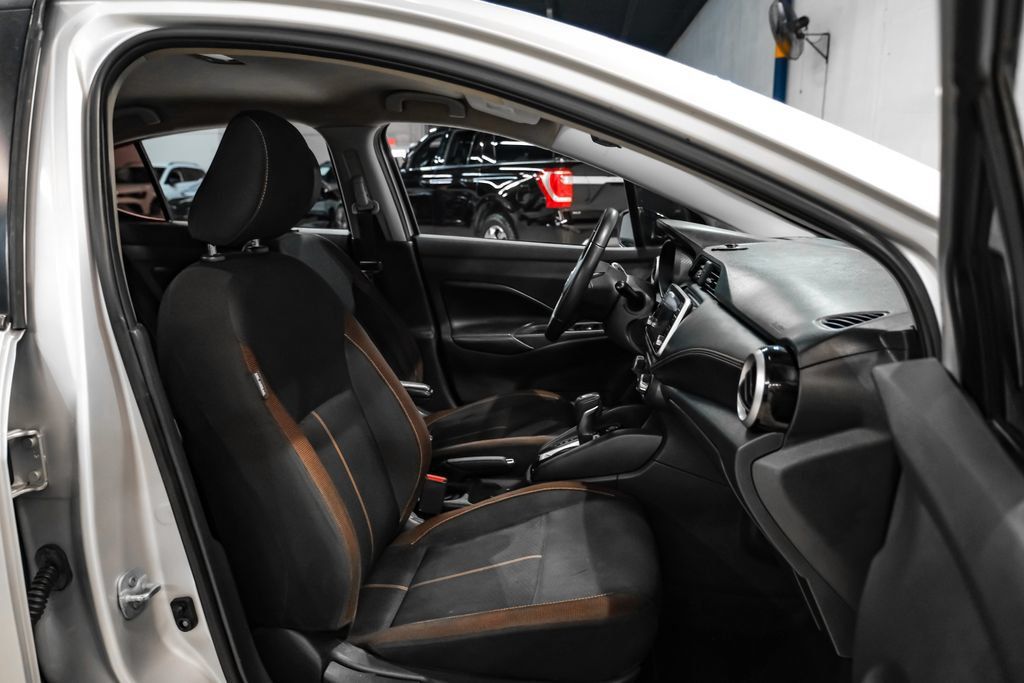 Used 2020 Nissan Versa SR FWD image 29