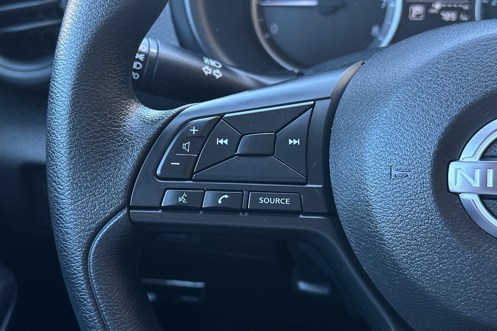 Used 2025 Nissan Kicks Play S FWD image 29