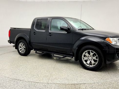 Used 2021 Nissan Frontier SV RWD image 3