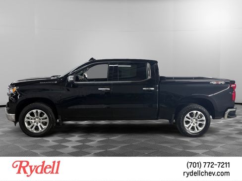 Used 2022 Chevrolet Silverado 1500 LTZ w/ LTZ Convenience Package II AWD/4WD image 2