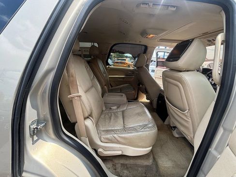 Used 2008 Cadillac Escalade AWD image 9
