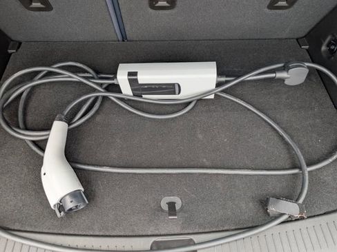 Used 2023 Chevrolet Bolt EUV LT w/ Convenience Package image 20